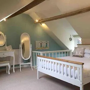  Holiday home Driftwood United Kingdom