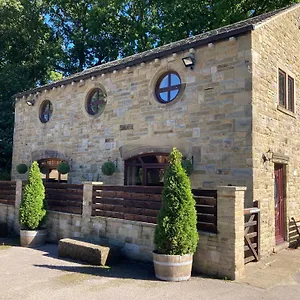  Apartment Pingle Nook Barn, - Luxury On The Farm United Kingdom